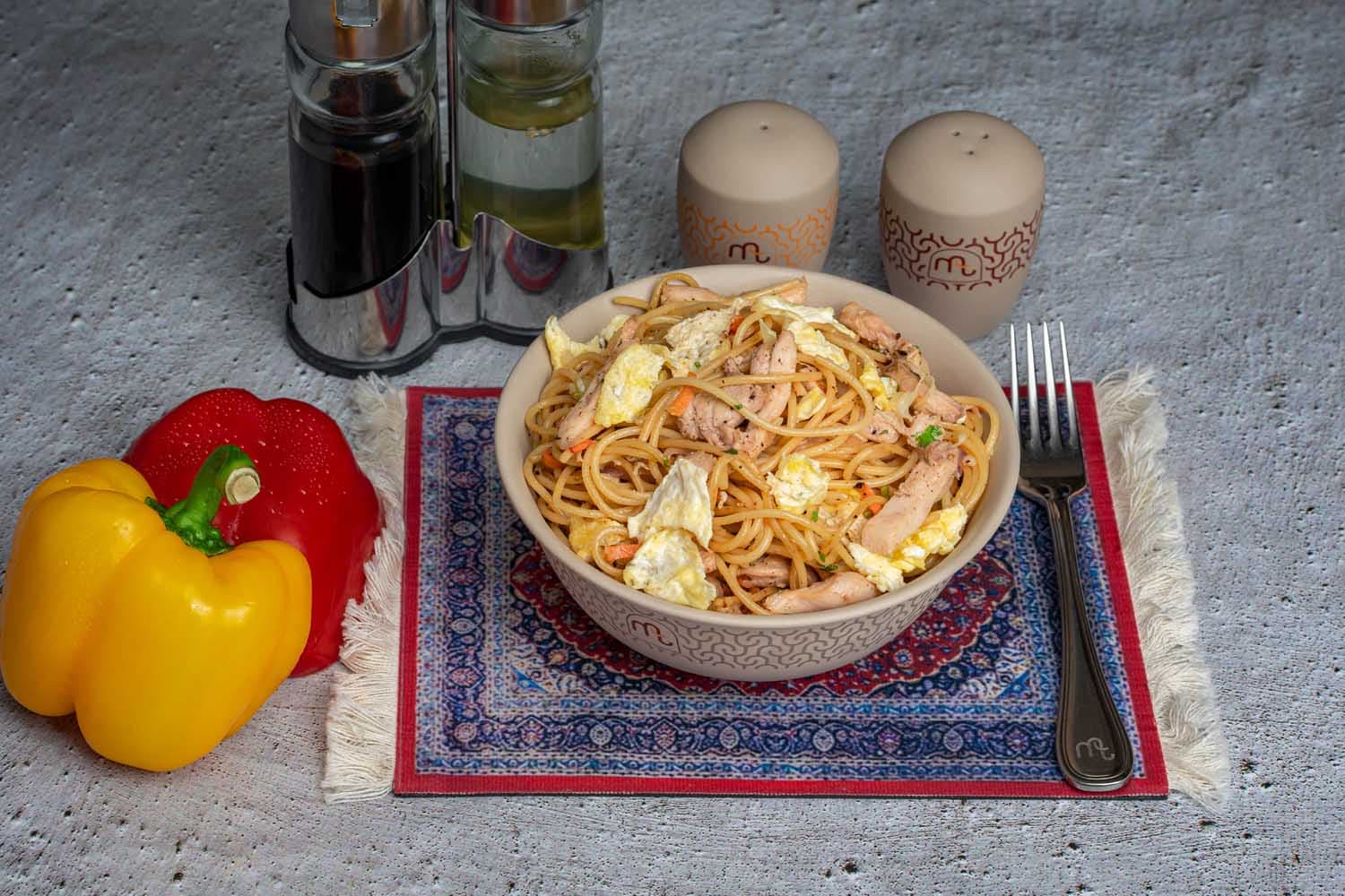Chicken hakka noodles